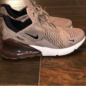 Nike Air Max 270 In 5 youth size